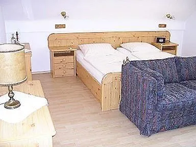Niederthaeler Hof 3*